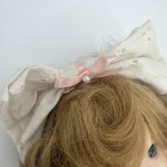 Victoria Ashlea Originals Global Art Porcelain Musical Doll 1983s Box, Tags - Picture 9 of 14